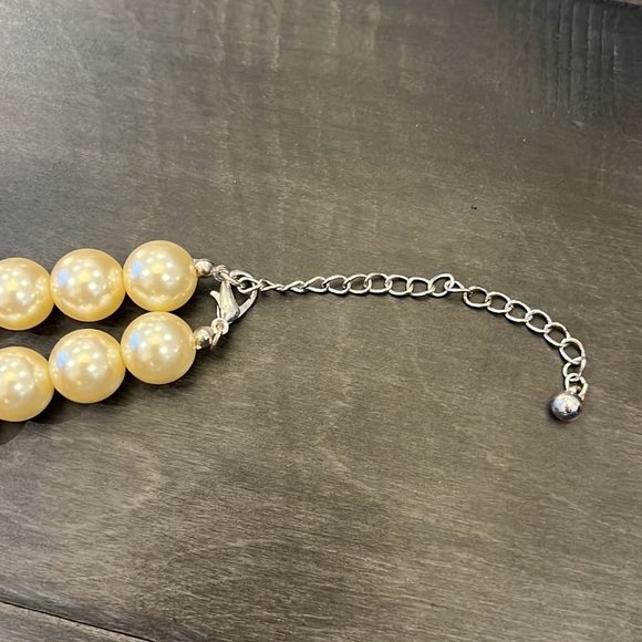 NWOT PEARL NECKLACE - Picture 4 of 13